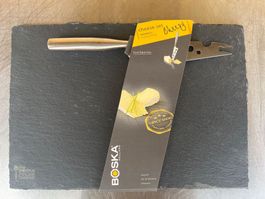 Naturschieferplatte mit Cheezy Käsemesser von BOSKA