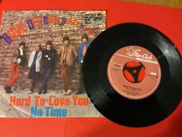 Dave Dee, Dozy, Beaky, Mick & Tich Single "Hard To Love"1966