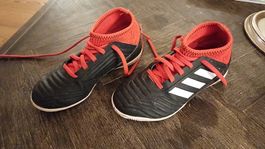 Adidas Predator Fussballschuhe ohne Nocken Grösse 29