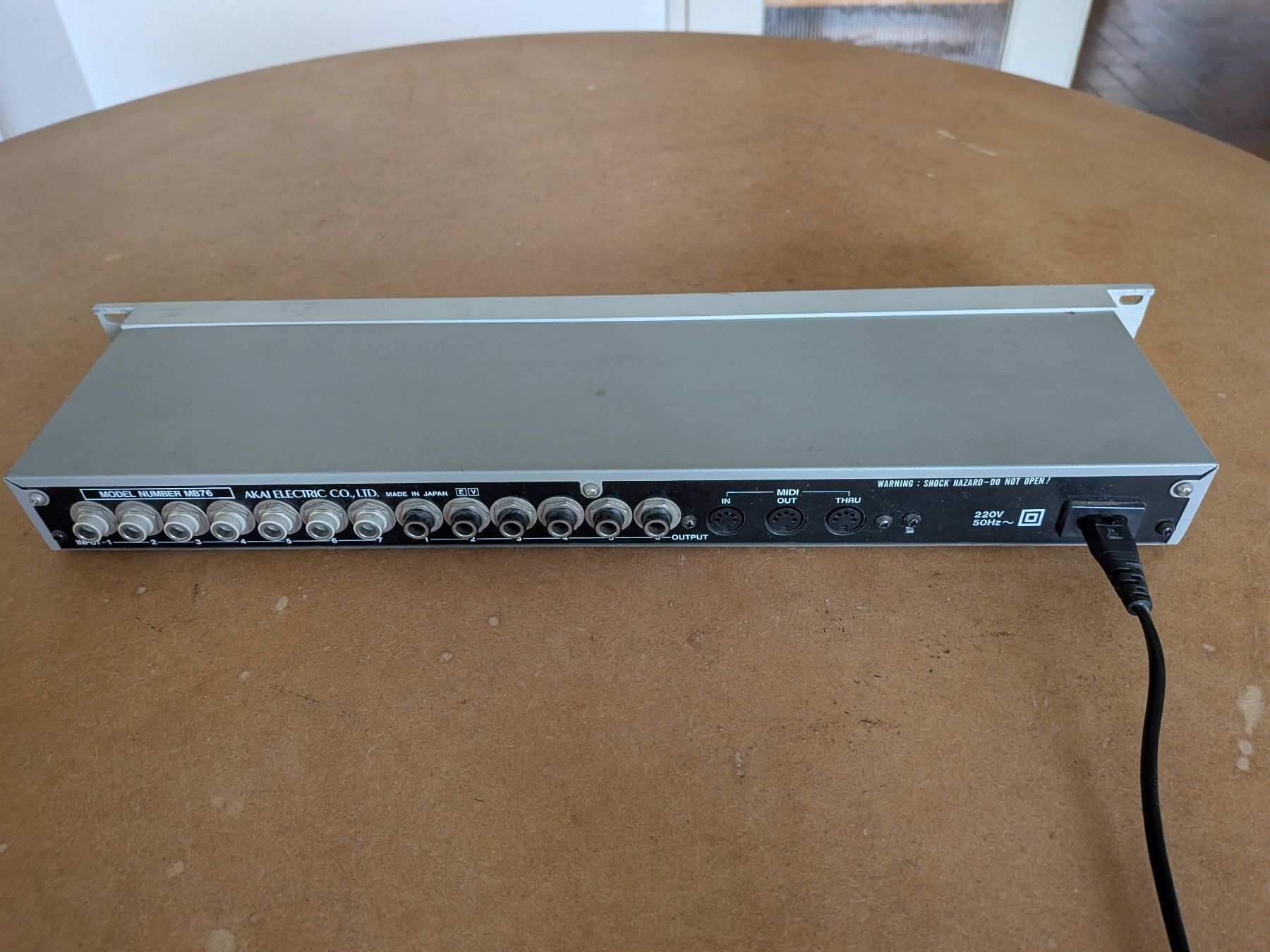 Console di mixaggio: Akai MB 76 - programmierbarer Midi Mixer – Usato da Zürich venduto da atuc 1