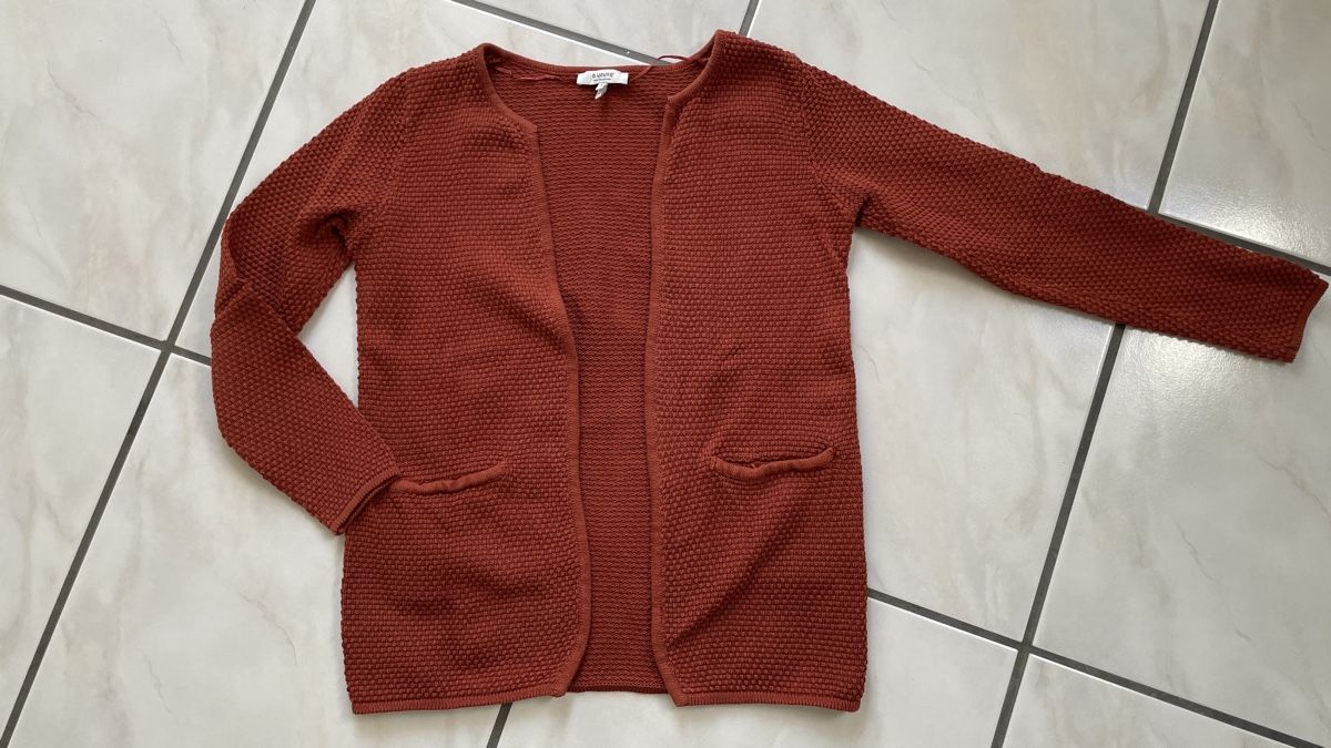 Jacken: Strickjacke in wunderschönem Rotton, 100 % Baumwolle, Gr. S – Gebraucht aus Bettingen von Majvi 2