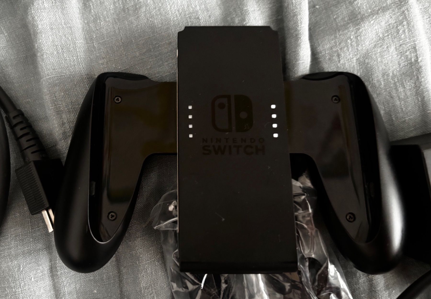Nintendo Console: Console Nintendo Switch completed with accessiries and case – Usato da Dübendorf venduto da fab_275y 4