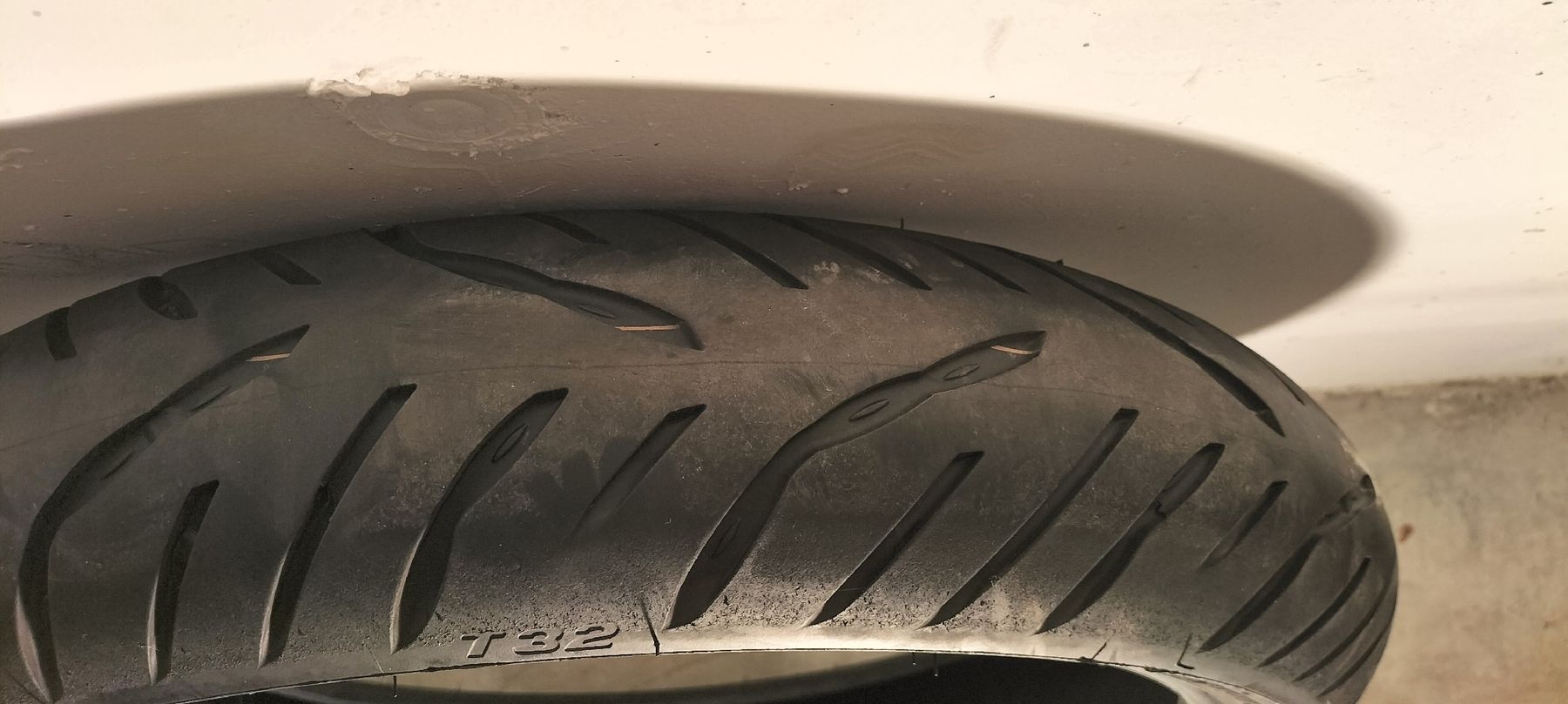 Bridgestone Tutti i ricambio per moto: Vorderreifen Motorrad – Usato da Kreuzlingen venduto da Bmw06 3