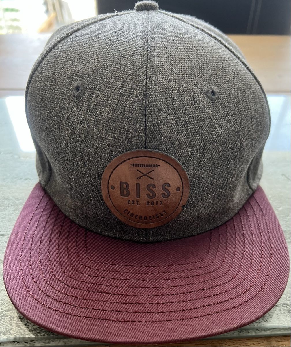 Hüte, Mützen & Caps: Mütze Cap 🧢 Hut Biss – Gebraucht aus Sevelen von Ritiplampi
