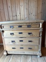 Schöne antike Kommode ca 52x102 x96