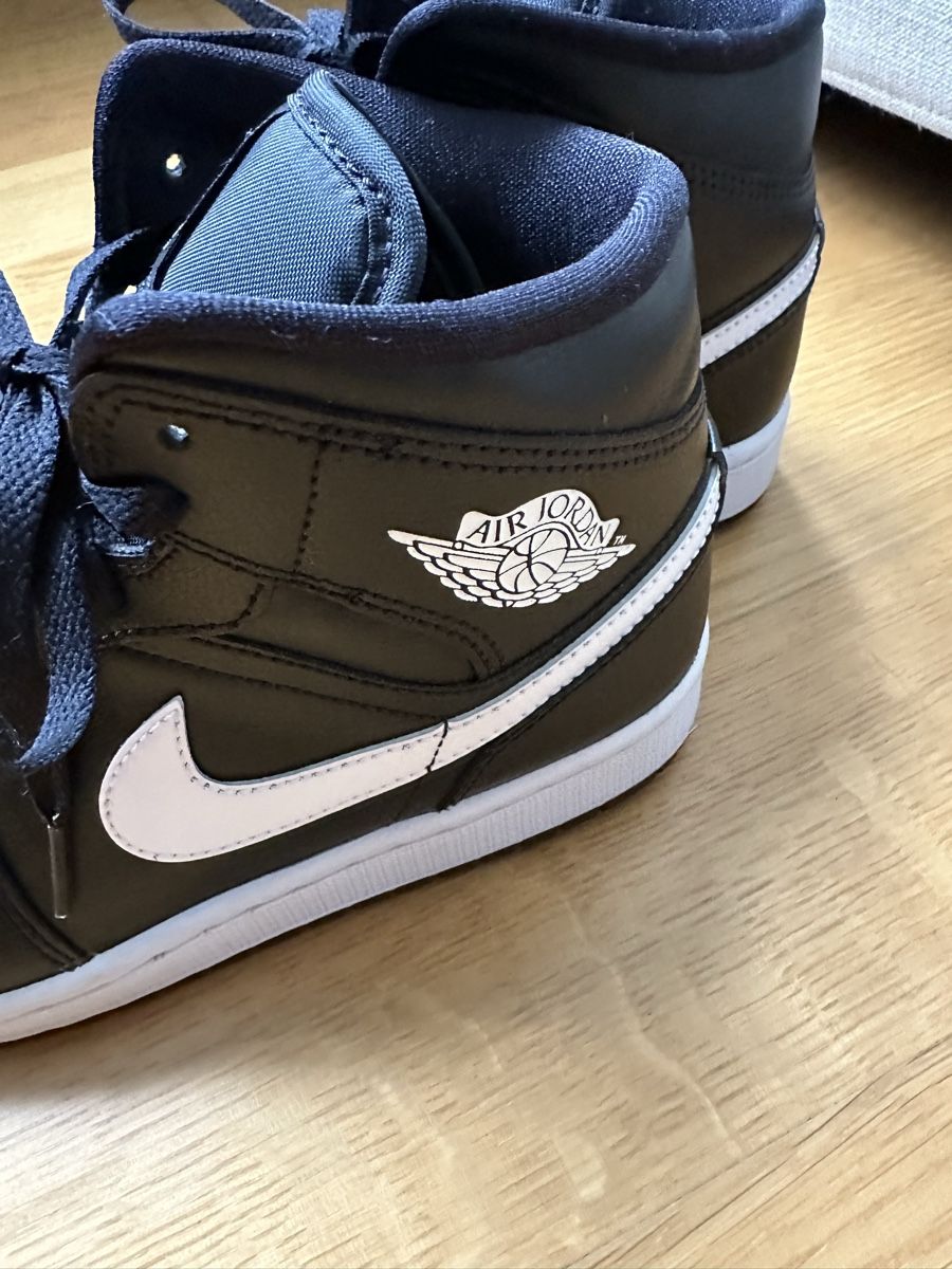 Scarpe da uomo: Original Air Jordan 1 Mid Grösse 40 – Nuovo (secondo la descrizione) da Zollikon venduto da PradaS 3