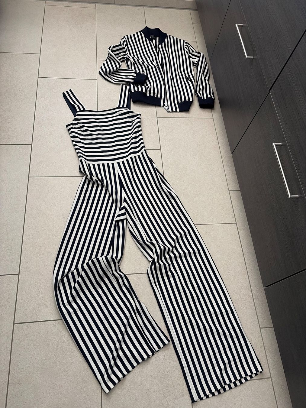 Armani Tute: Armani Exchange 2-teiliges Set | Jumpsuit & Jacke | Gr. S/M – Nuovo (secondo la descrizione) da Wallisellen venduto da Lan_82sz