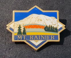 Y358 - Pin Mount RAINIER National Park USA America