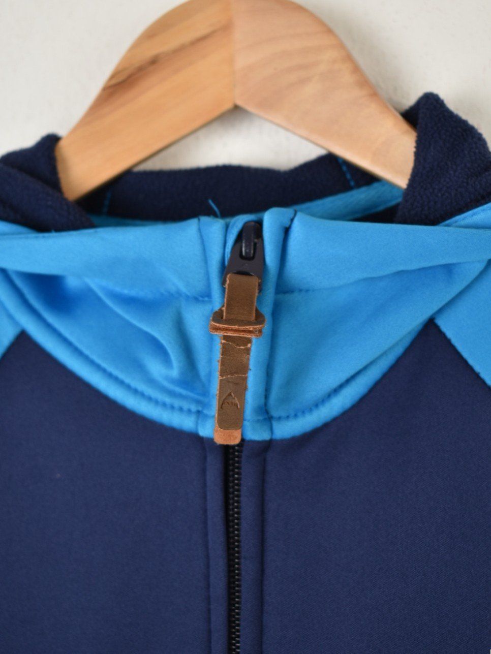Burton Jacken: Burton Jacke / Trainingsjacke Gr.XS – Gebraucht aus Nürensdorf von 2ND_STORY 3