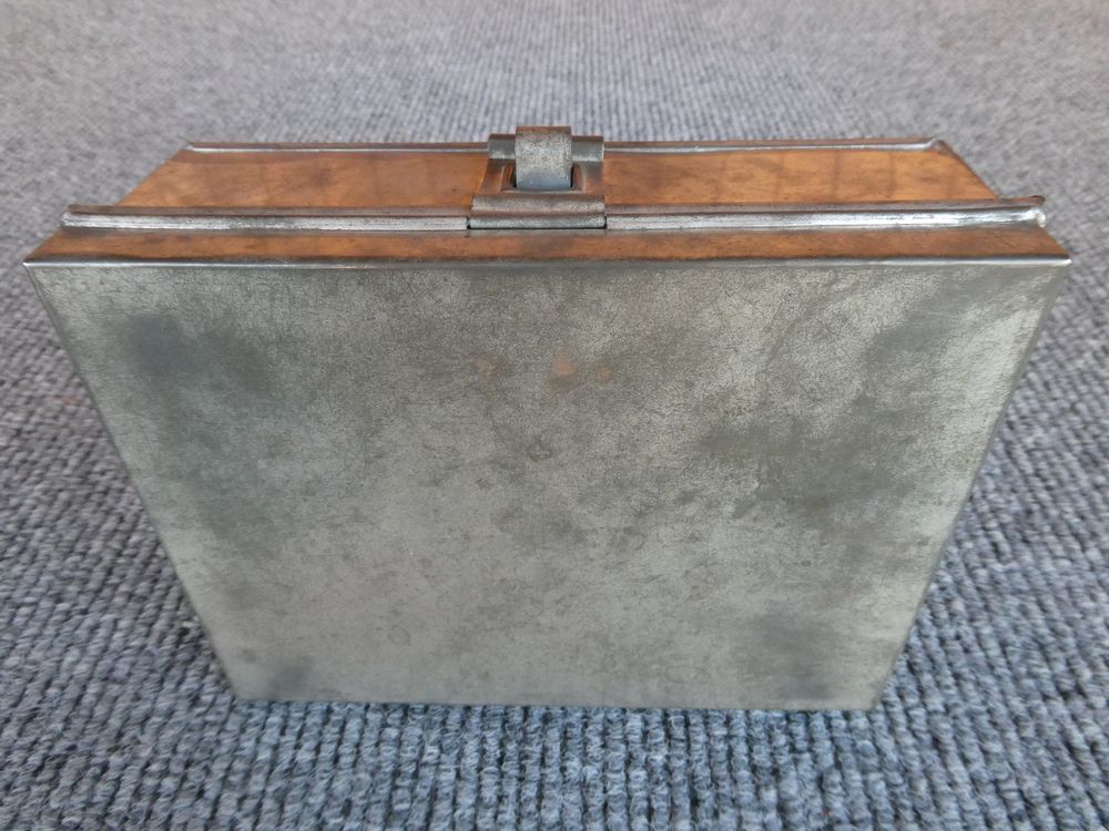 Blechbox mit Deckel und Lasche zum Abschliessen (Gebraucht) in ...