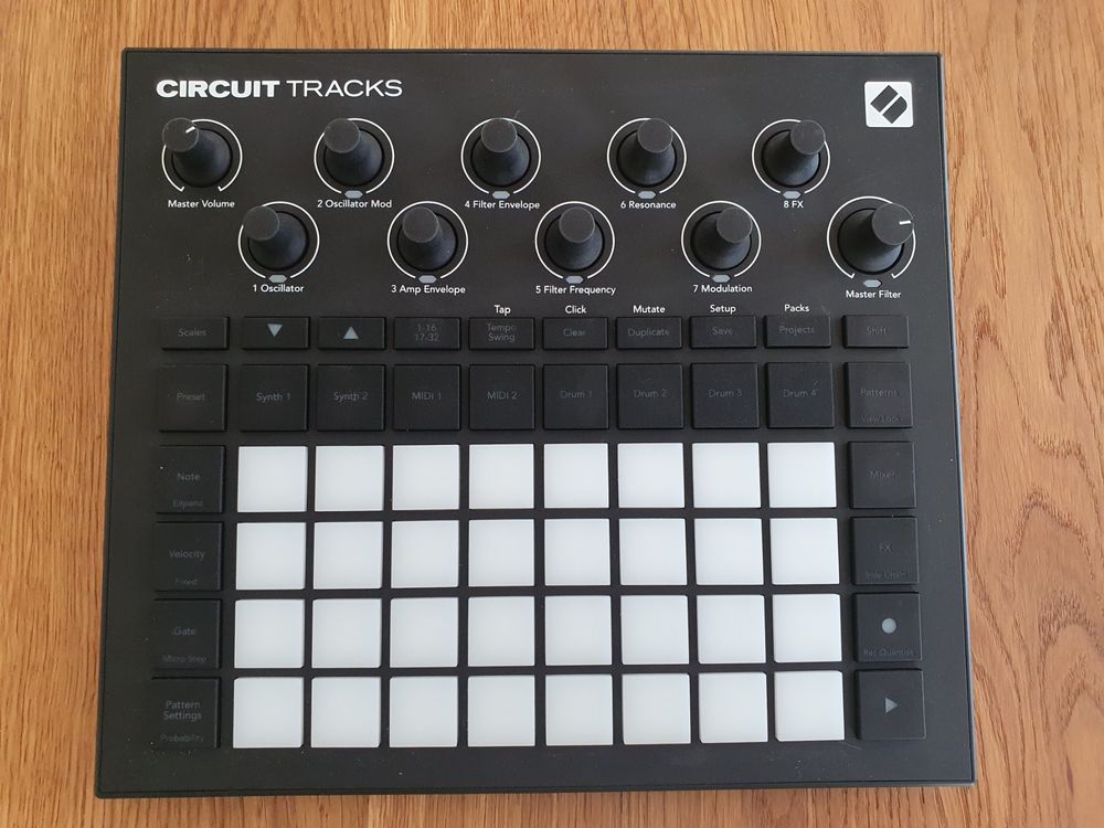 Circuit Tracks mit Decksaver, UDG Case und Garantie Kaufen auf Ricardo