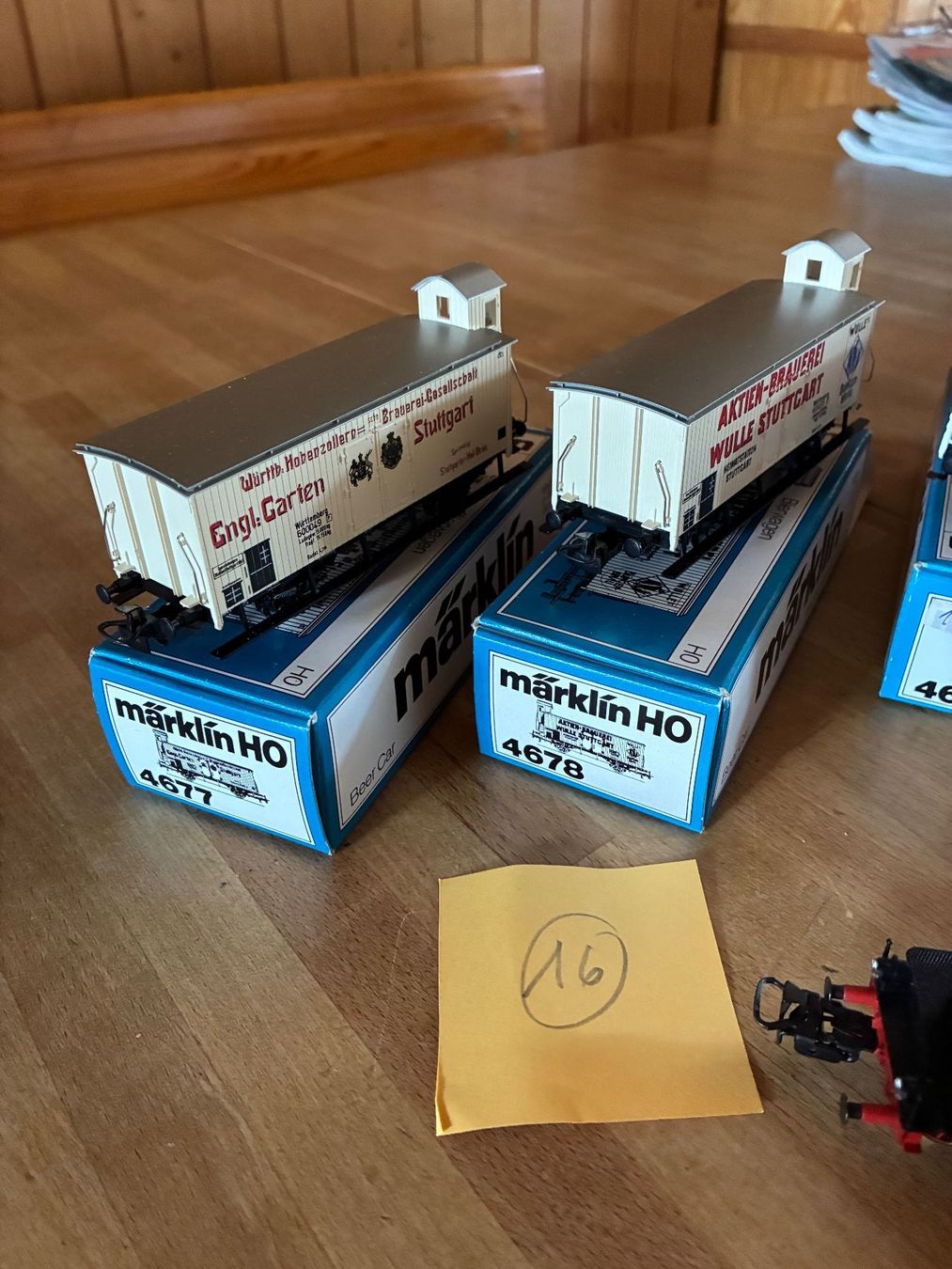 Märklin Modelleisenbahnen: Märklin - 2 Loks mit Güterwagen. u – Gebraucht aus Reigoldswil von Frog40 4