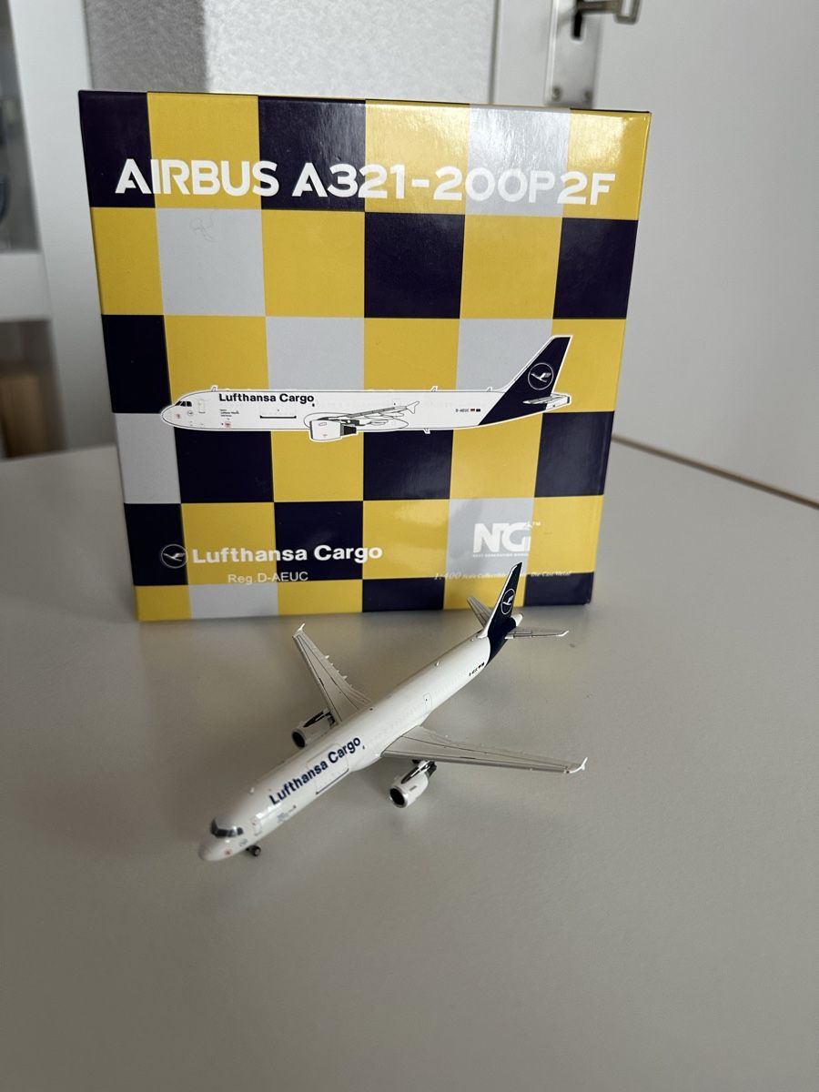 Airbus Kits de montage: Airbus A321-200P2F Lufthansa Cargo 1:400 NG Modles – Neuf (Voir description) à Roggwil TG par Cessna1721 1