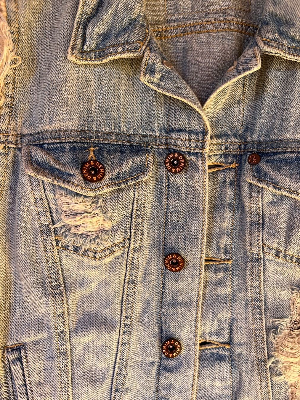 H&M Gilets & Westen: Gilet sans manche - style jeans – Neu (gemäss Beschreibung) aus Ardon von chl_j2df 3