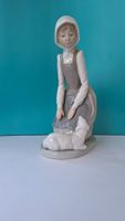 Nao by Lladro Mädchen mit Lämmchen, Porzellanfigur Top!