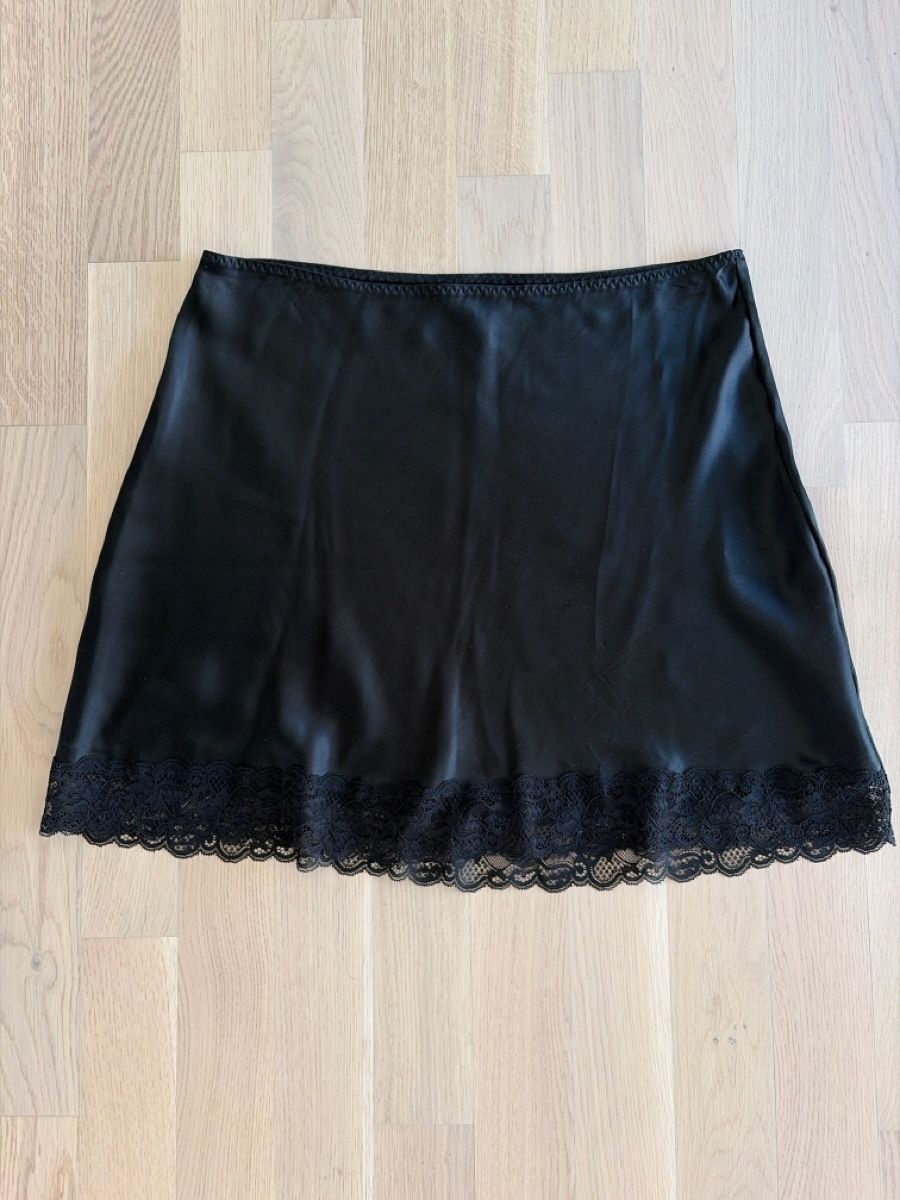 Intimissimi Jupes: Minirock Intimissimi schwarz Seide – D'occasion à Au ZH par eac_gm25