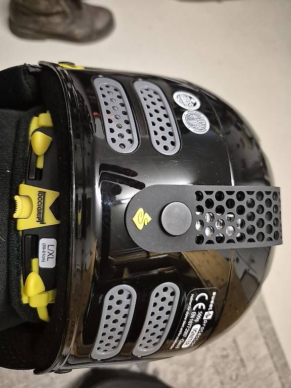 Caschi: Ski Snowboard Helm – Usato da Mägenwil venduto da InEcoTec