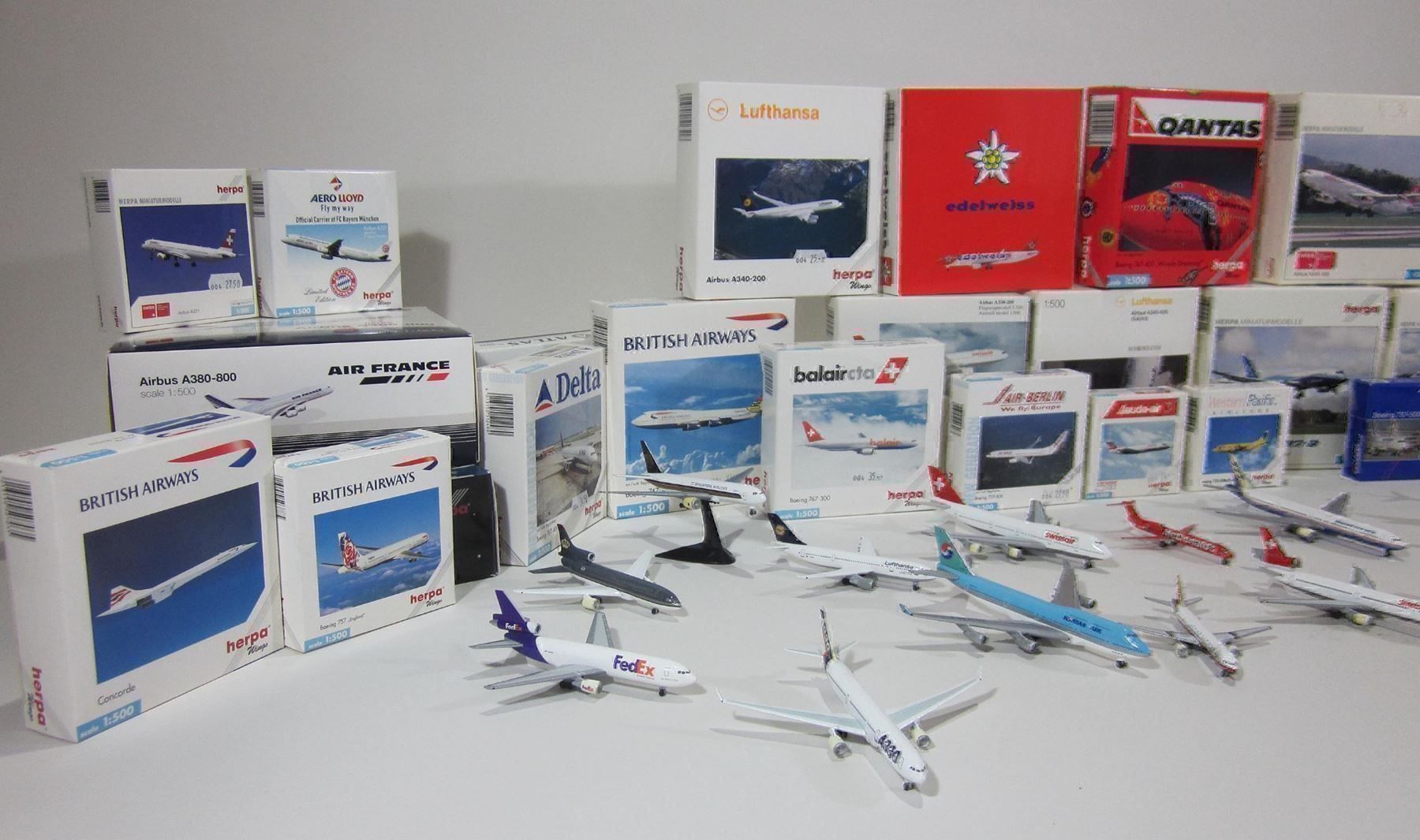 Herpa Kit di modellismo & Modellini statici: Herpa Flugzeugmodelle 1/500 – Usato da Bäretswil venduto da robsonantik 1