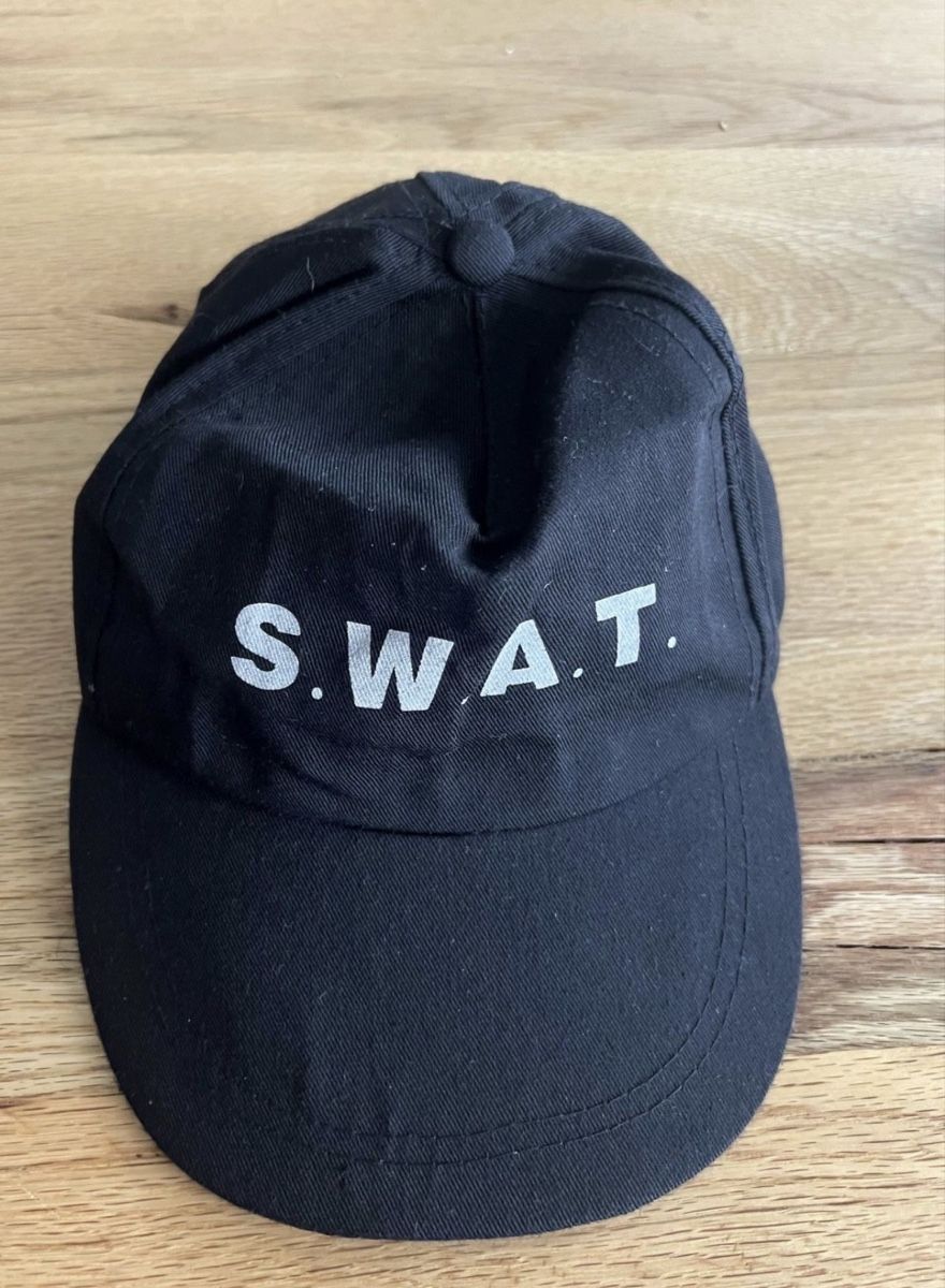 Chapeaux, bonnets & casquettes: Kappe S.W.A.T. schwarz, verstellbar  – D'occasion à Dübendorf par ali_g7p8