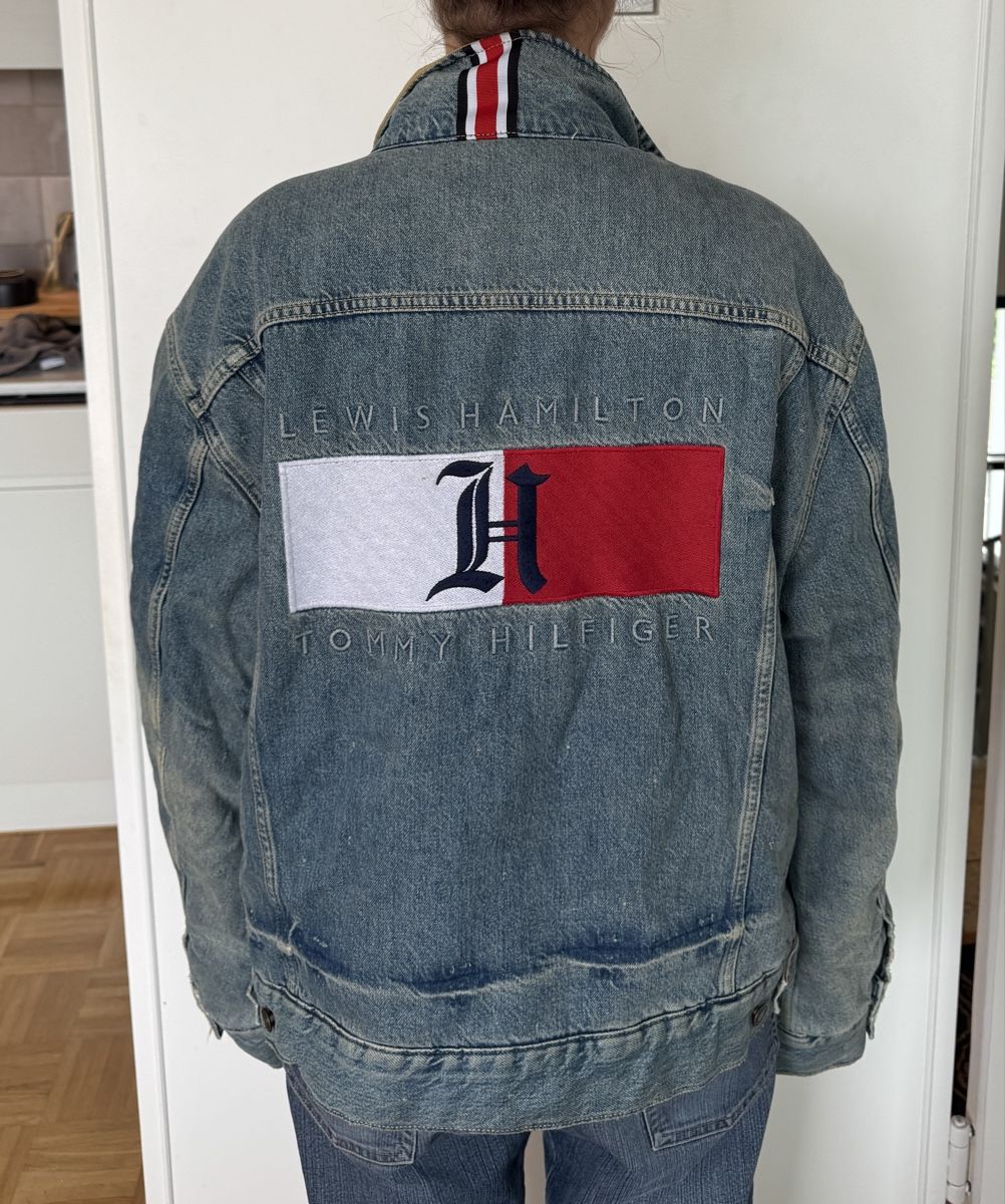 Tommy Hilfiger Giacche: TOMMY HILFIGER  LEWIS HAMILTON DENIM JACKET – Usato da Kilchberg ZH venduto da luspi 1