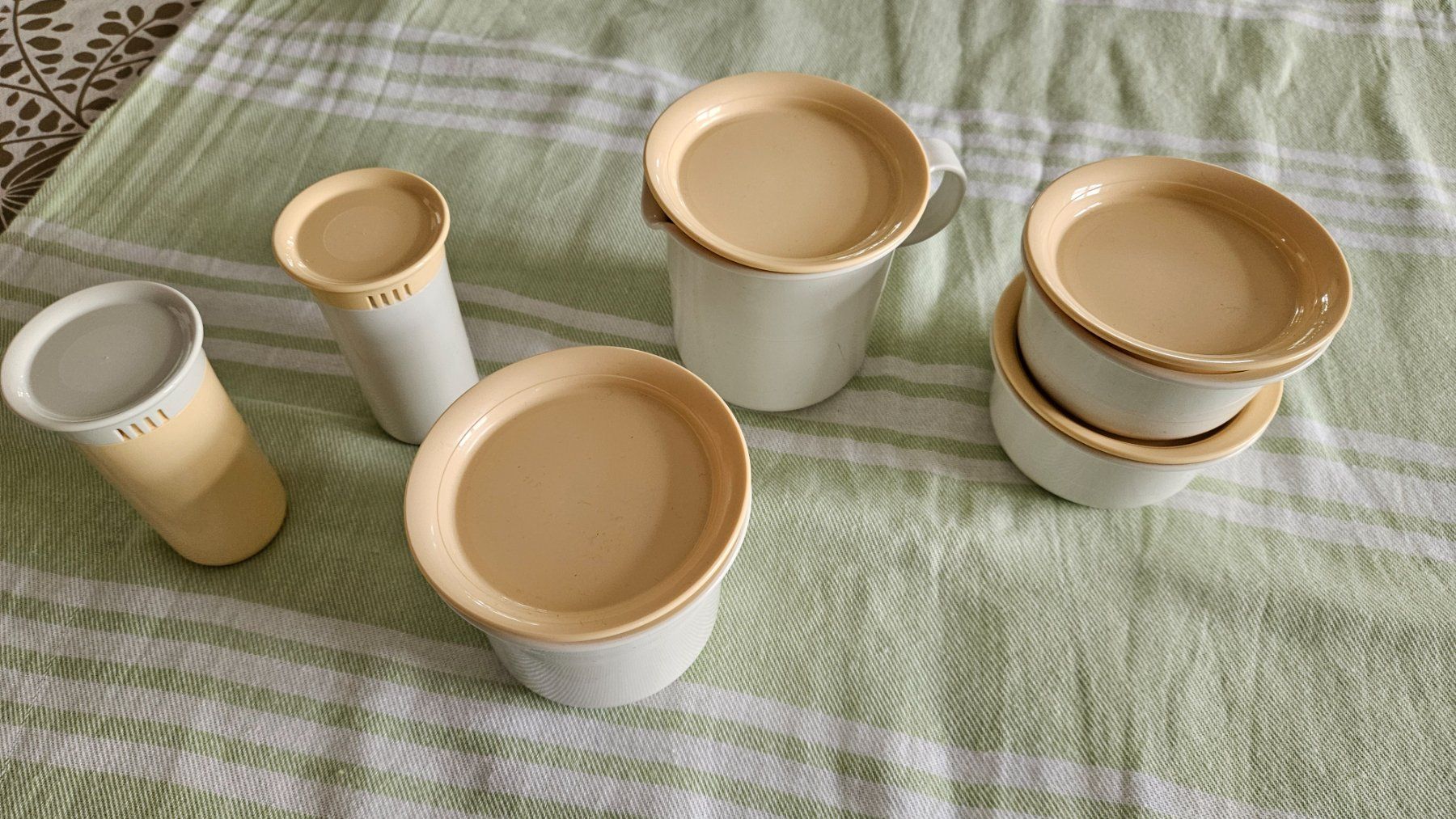 Tupperware Contenitori & Simili: Lot Tupperware service de table – Nuovo (secondo la descrizione) da Peyres-Possens venduto da vevette65 2