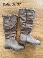 Neuwertige hellbraune Kunstleder-Stiefel gefüttert Bata