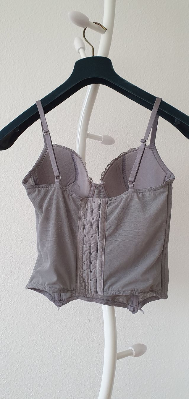 Altra biancheria intima: Neuwertiges Grau Bustier Gr. 75B – Nuovo e nell'imballaggio originale da Bern venduto da fede736 1