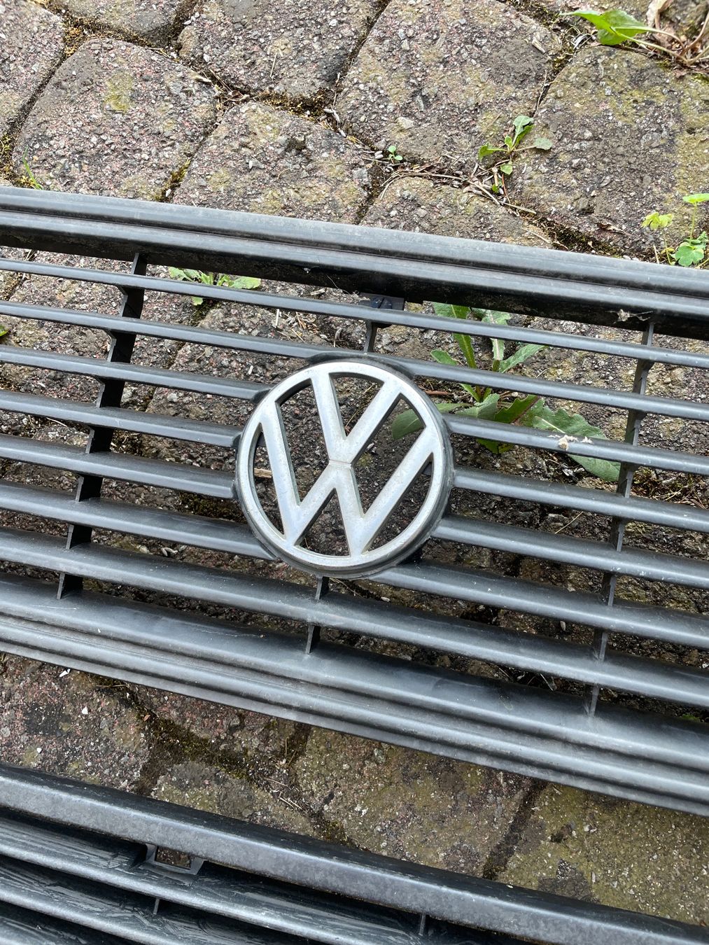 Volkswagen Alle Autoersatzteile: VW T3 Typ2 Kühlergrill Kombination – Gebraucht aus Obergerlafingen von bas_b7v6 1