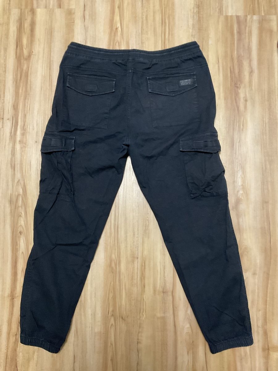 Pull&Bear Pantaloni: Herren 3x Cargohose Pull&Bear Grösse L guter Zustand – Usato da Rorschach venduto da daj_9gxt 2