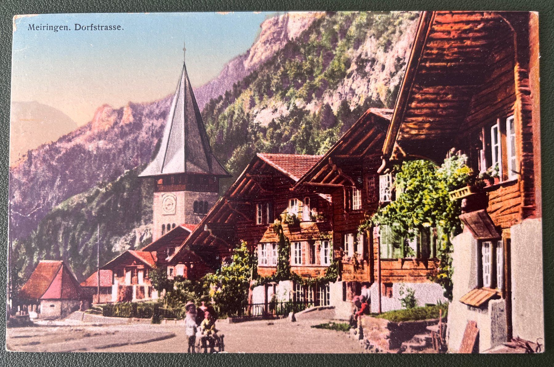 Cartoline postali: AK Meiringen Dorfstrasse belebt – Usato da Biberist venduto da Edelfloh