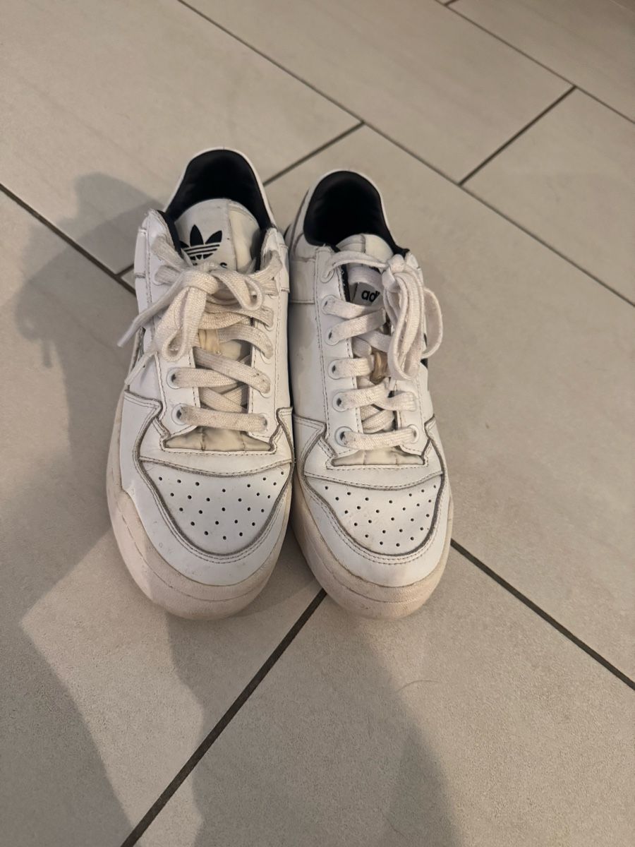 Adidas Herrenschuhe: Adidas sneakers 36.5 – Gebraucht aus Stetten AG von Dekis-Tradingcards