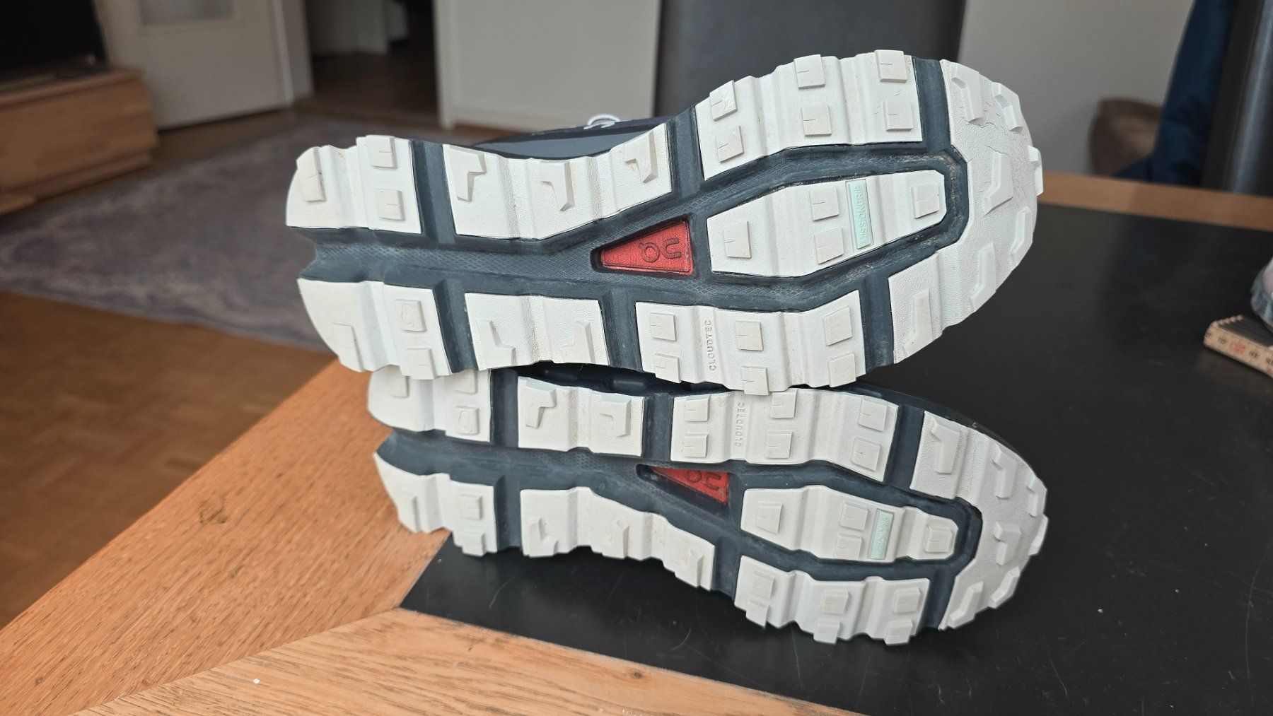 On Chaussures femmes: On Cloud waterproof schuhe EU 37 – D'occasion à Wallisellen par theblacksheep 6