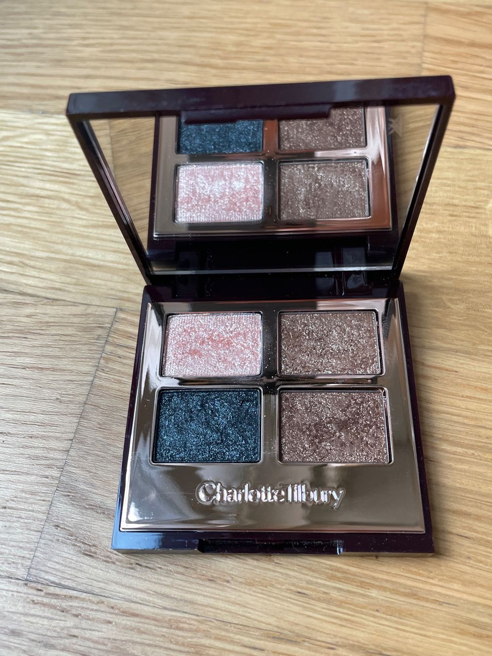 Charlotte Tilbury Make-up: Charlotte Tilbury Dazzling Diamonds Eyeshadow Palette – Gebraucht aus Dübendorf von Mangia14