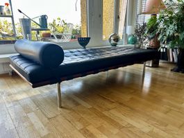 Mies van der Rohe Barcelona Liege (Replika)