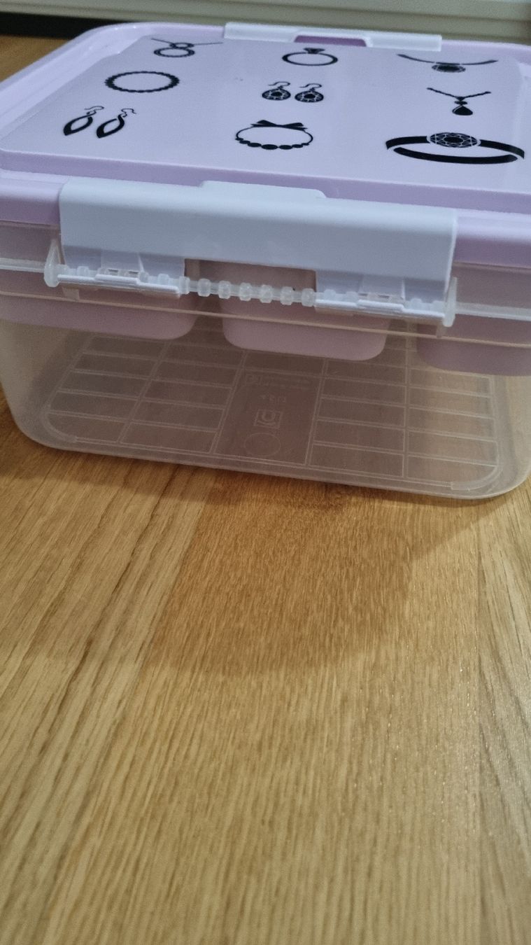 Autres décorations & accessoires: Schmuckbox lila mit Fächern guter Zustand – D'occasion à Rorschach par Hati.Og 1