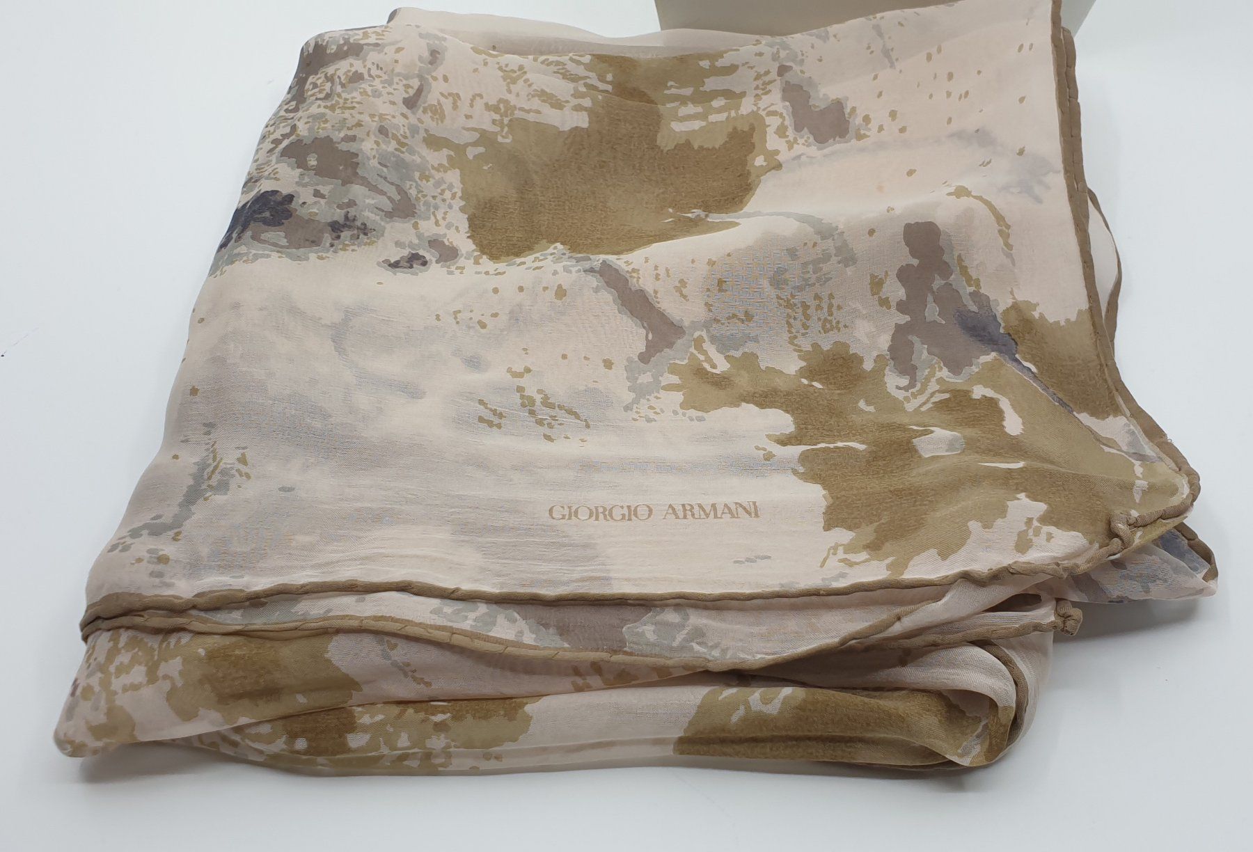 Armani Foulard & Sciarpe: Foulard Giorgio Armani – Usato da Emmen venduto da magelan 5