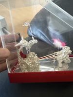 filigrane Skulptur Pferd und Wagen