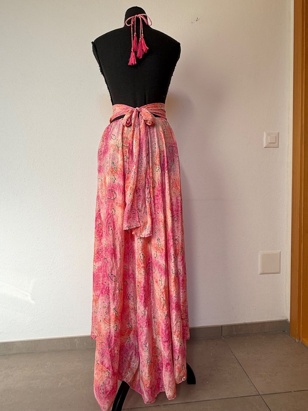 Vestiti: Boho Neckholdermaxikleid in Seidenoptik – Nuovo (secondo la descrizione) da Sigriswil venduto da ck56 1