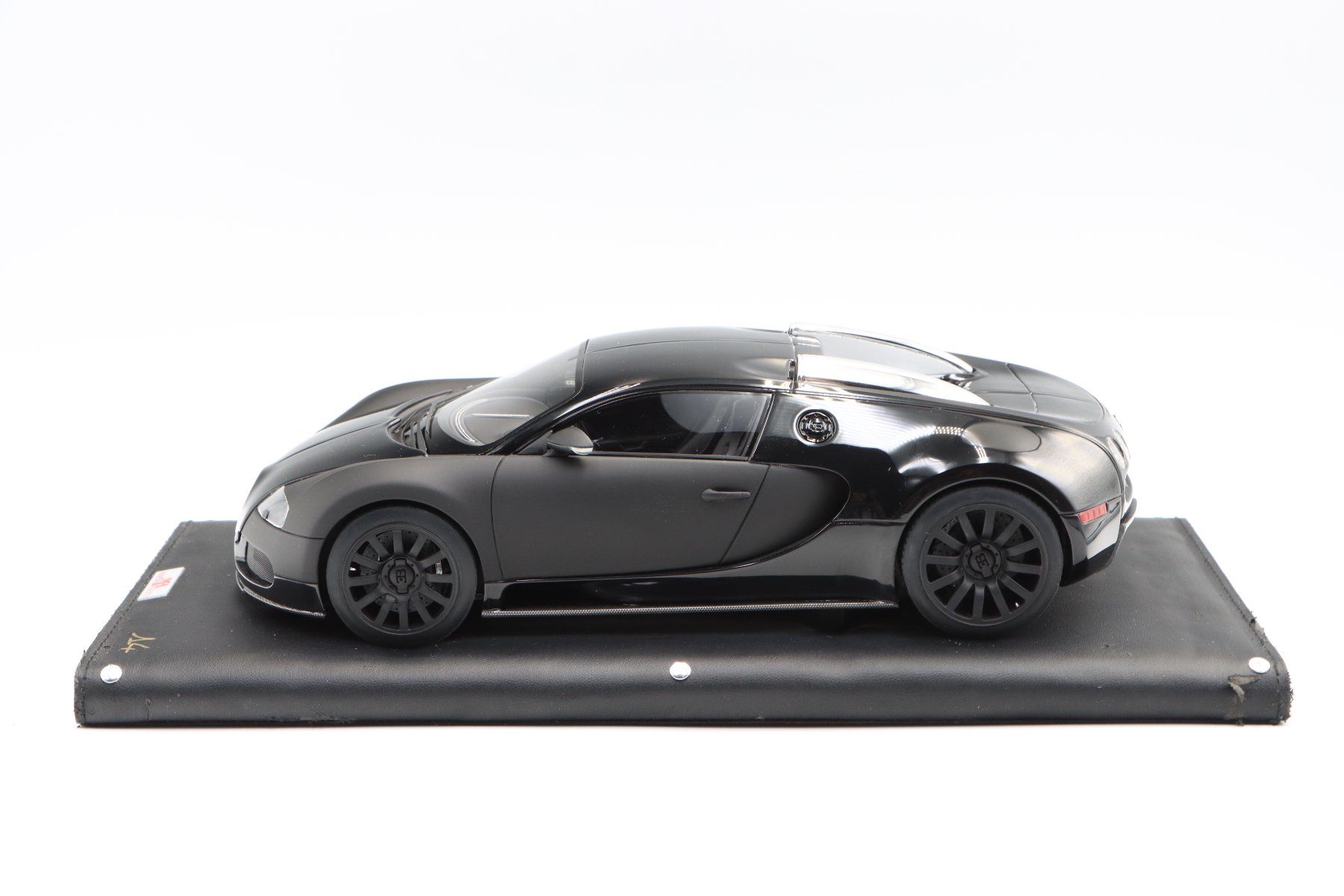 Bugatti Modellini d'auto: Bugatti Veyron 16.4 1:18 MR Collection – Nuovo e nell'imballaggio originale da Bühl b.Aarberg venduto da modelldiecast 5