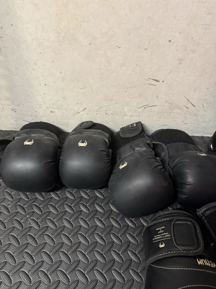 Guanti & manicotti: Boxing und MMA  – Nuovo (secondo la descrizione) da Oberglatt ZH venduto da Toronto94 3