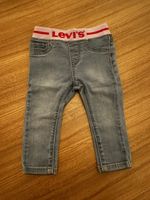 Neuwertige Jeans von Levis in Grösse 68
