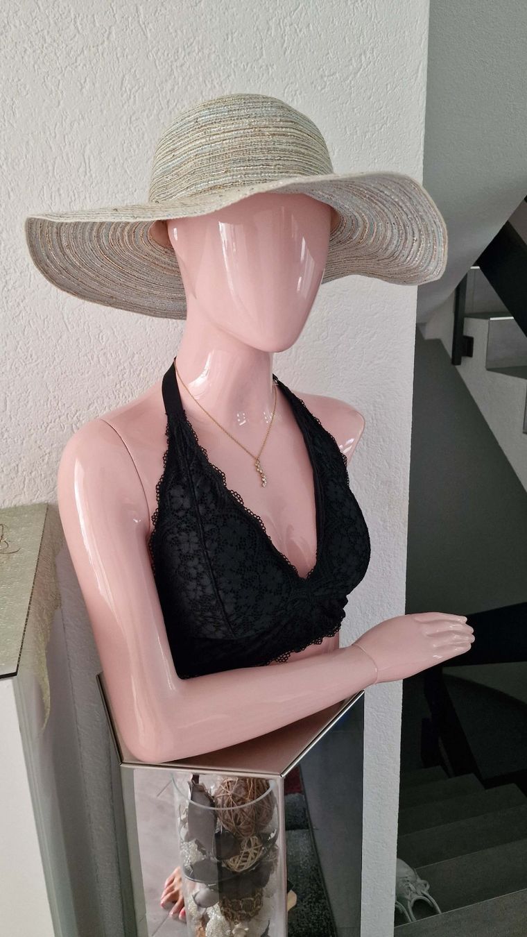 Altro in Decorazioni & Accessori: Elegante Büste Oberkörper Frau – Usato da Wil  AG venduto da Kfloh