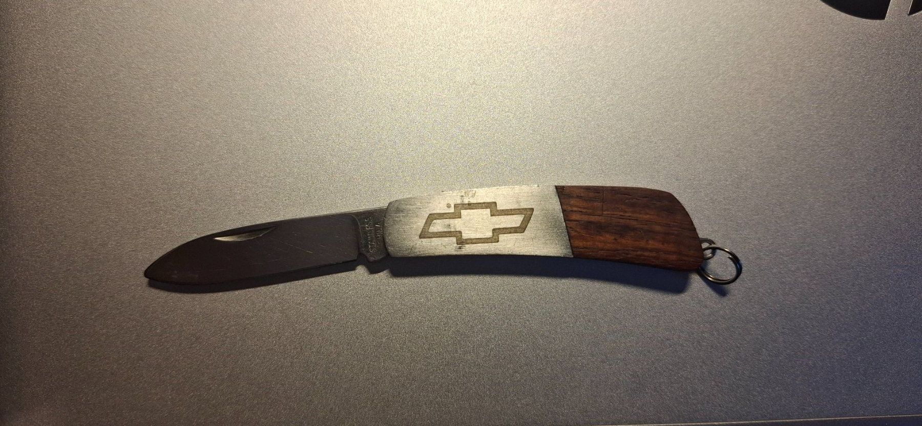 Accessori: couteau CHEVROLET – Usato da Chancy venduto da dave58v