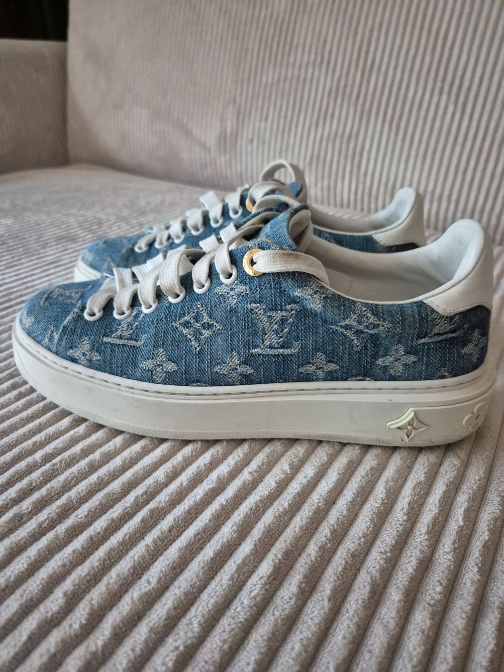 Louis Vuitton Scarpe da donna: Louis Vuitton Jeans sneakers Gr 36.5 – Usato da Opfikon venduto da clubcsl 1