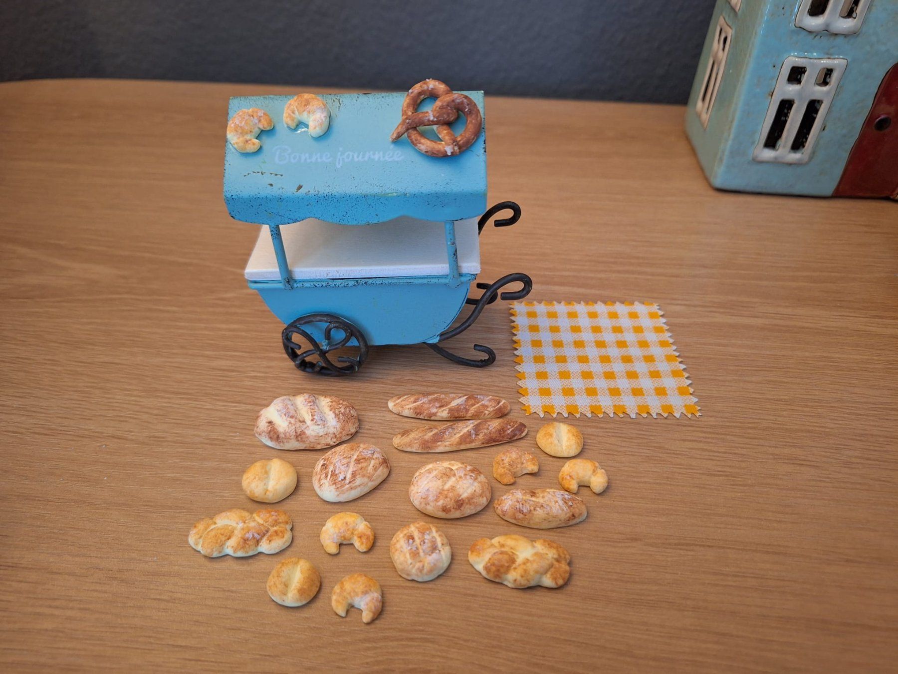 Case e mobili per bambole: Handmade Brot Markt Stand – Nuovo (secondo la descrizione) da Zürich venduto da HandmadeTinyFood 1