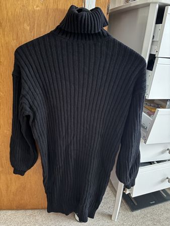 Schwarzer Rippenstrick Pullover Grösse M guter Zustand