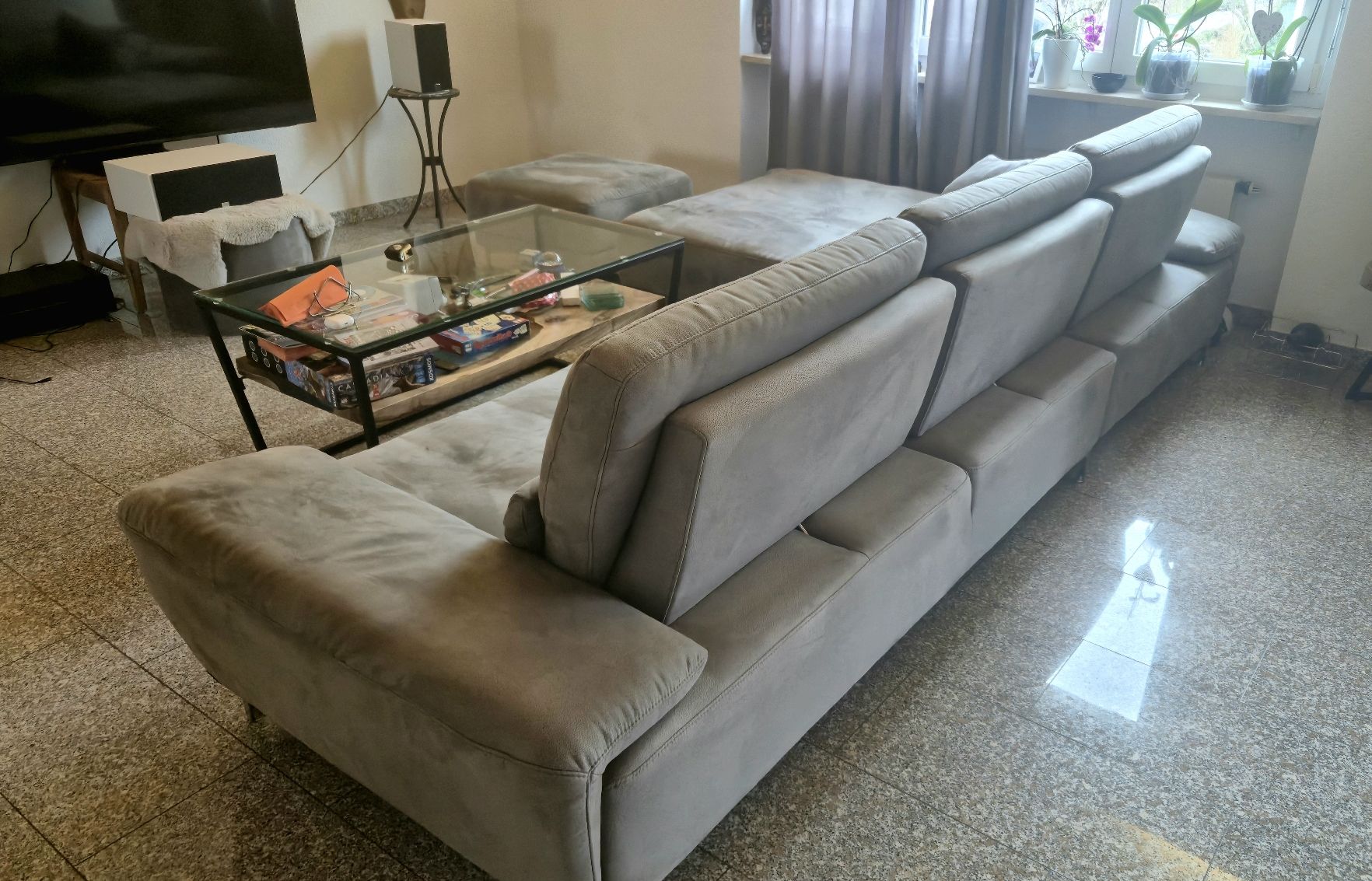 Musterring Divani: Musterring Premium 3M Sofa + Hocker + 2 Kissen – Usato da Birsfelden venduto da Lussiebasel 2