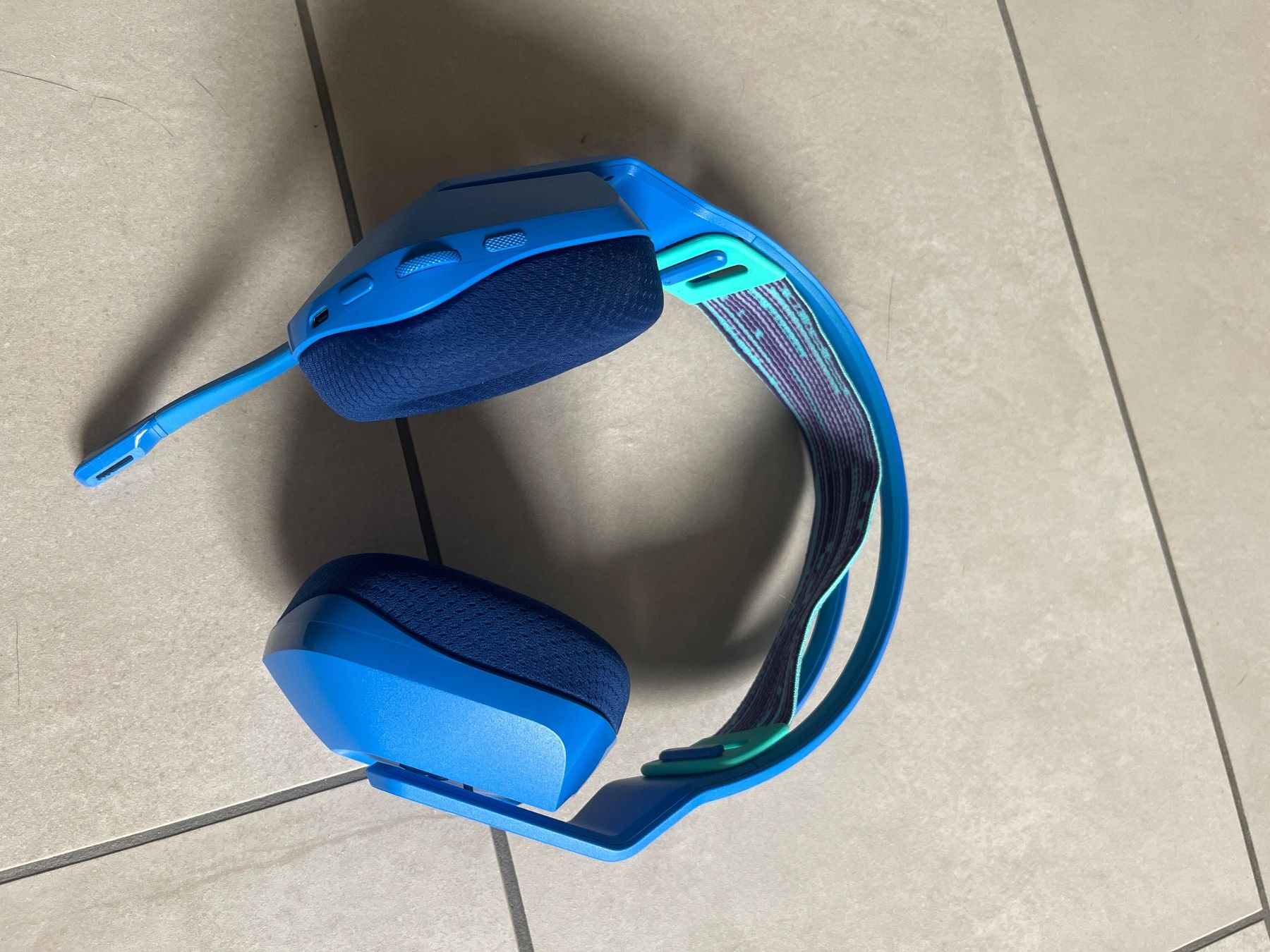 Logitech Kopfhörer: Logitech G733 Wireless Gaming Headset blau PC – Gebraucht aus Hausen AG von SA283 2