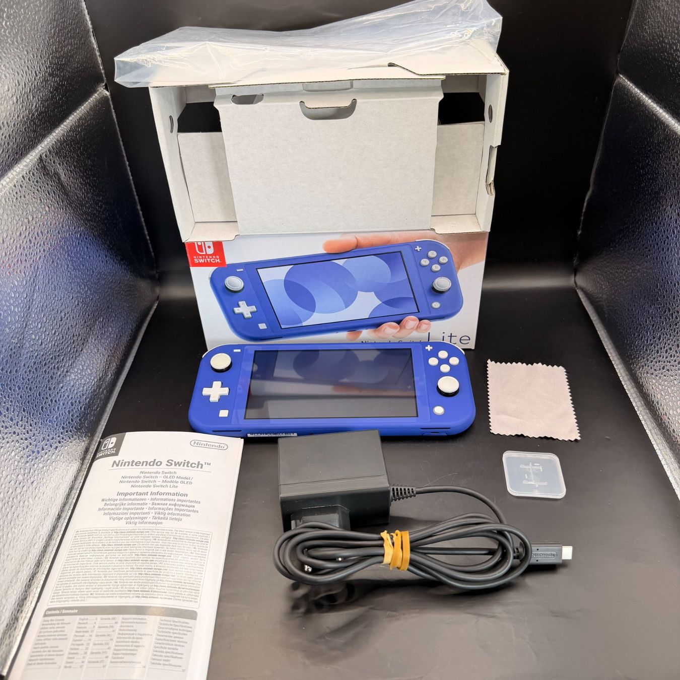 Nintendo Konsolen: Nintendo Switch Lite Blau – Gebraucht aus Düdingen von Nerdworld 2