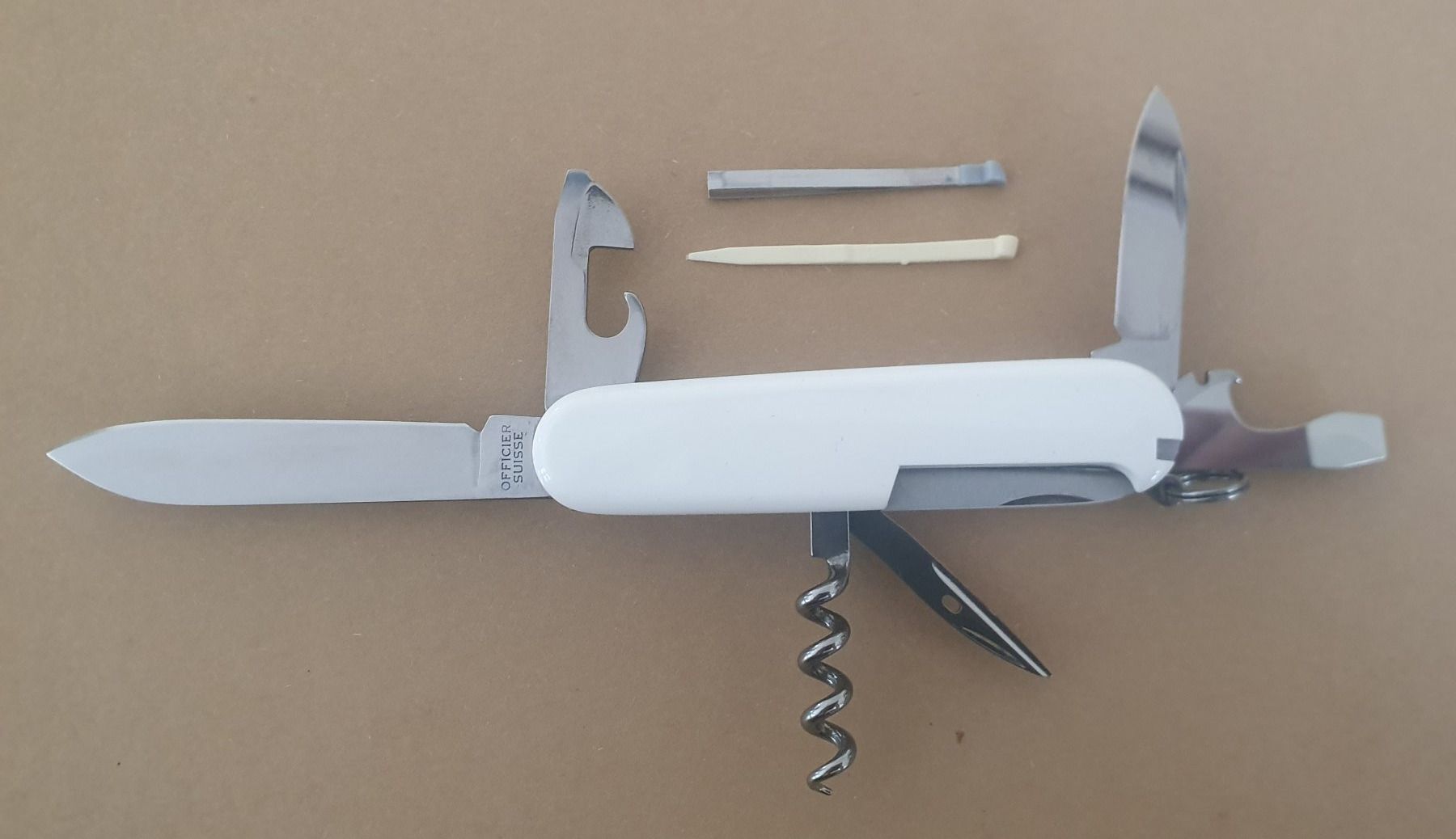Victorinox Coltelli tascabile: 3 Victorinox Sackmesser mit Logo – Usato da Härkingen venduto da MarianneSi 3